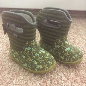 baby bogs size 4 toddler.